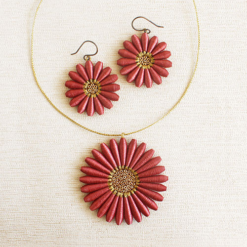 Floral jewelry for summer