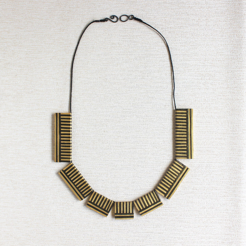 modern Indian necklace black and gold